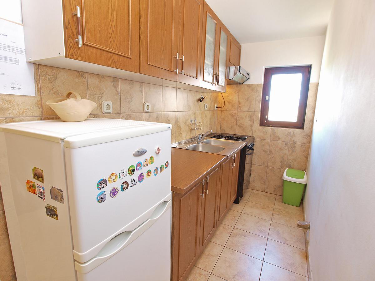 Apartment Mate 909